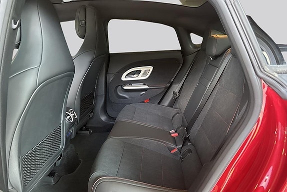 Mercedes-Benz CLA350 9 of 14