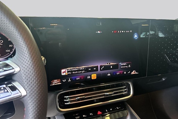 Mercedes-Benz CLA350 11 of 14
