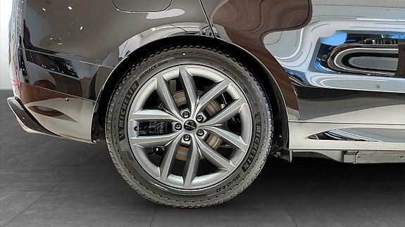Land Rover Range Rover Sport 8 of 10