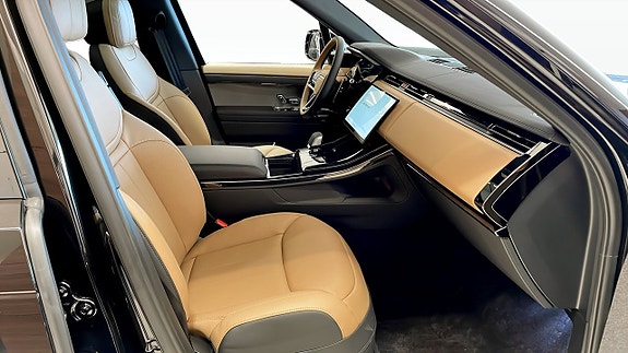 Land Rover Range Rover Sport 3 of 5