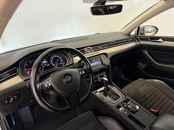 Volkswagen Passat 10 of 13