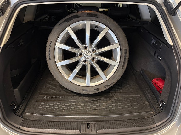 Volkswagen Passat 13 of 13