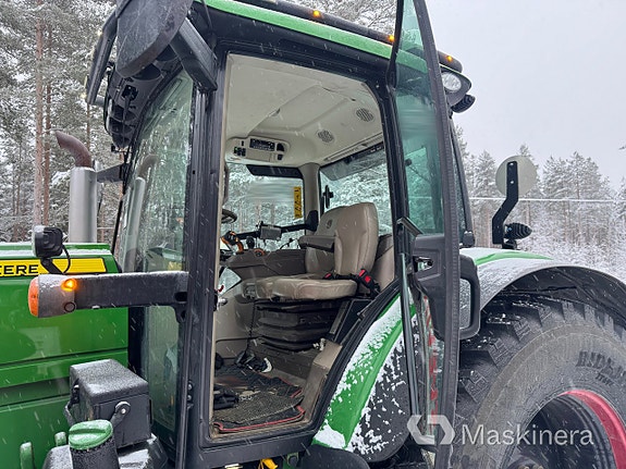 Traktor John Deere 6155R 11 of 27