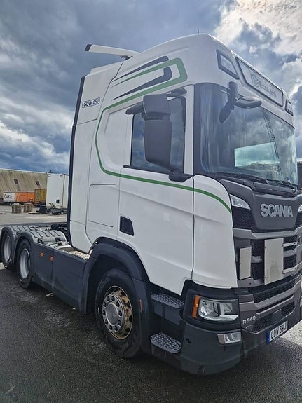 Dragbil Scania R540 6x2 med hydraulik 3 of 9