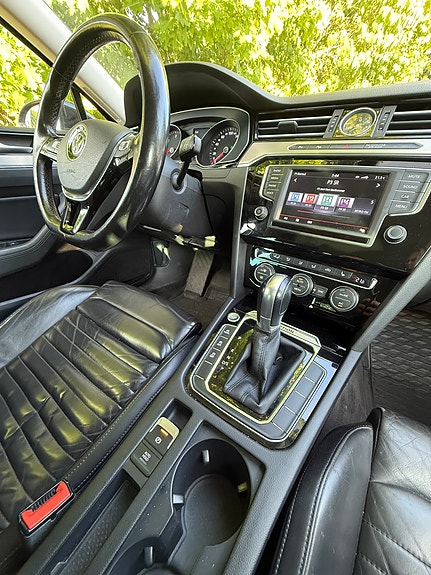 Volkswagen Passat 3 of 5