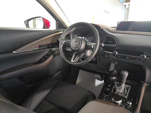 Mazda CX-30 8 of 10