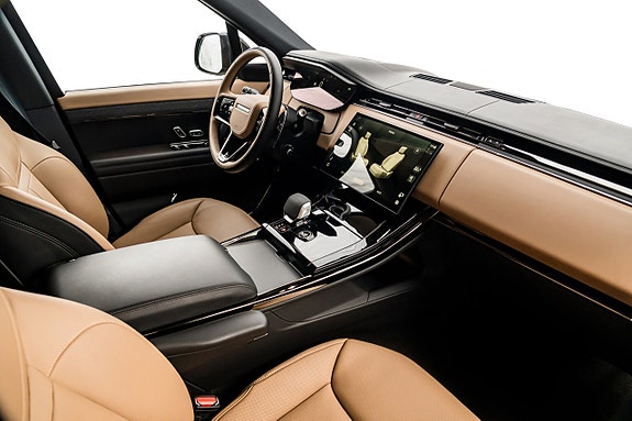 Land Rover Range Rover Sport 13 of 30