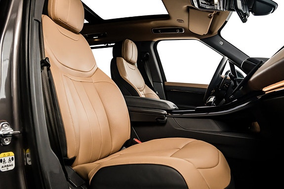 Land Rover Range Rover Sport 16 of 30