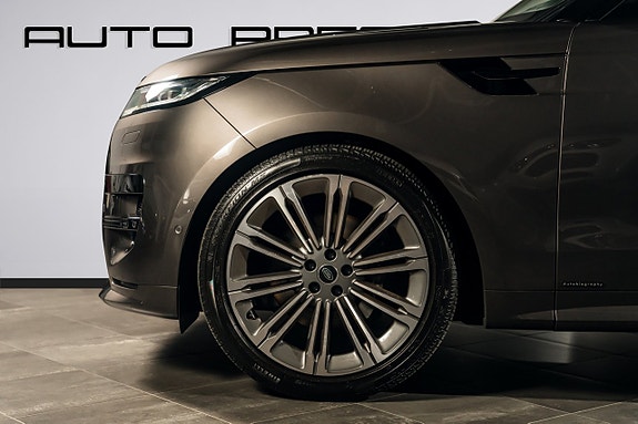 Land Rover Range Rover Sport 9 of 30