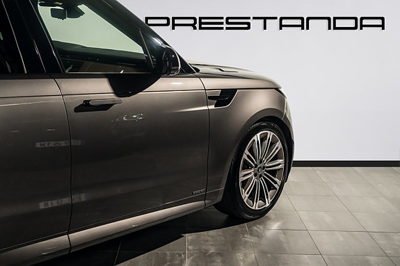 Land Rover Range Rover Sport 7 of 30