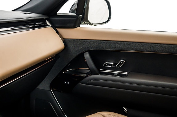 Land Rover Range Rover Sport 25 of 30