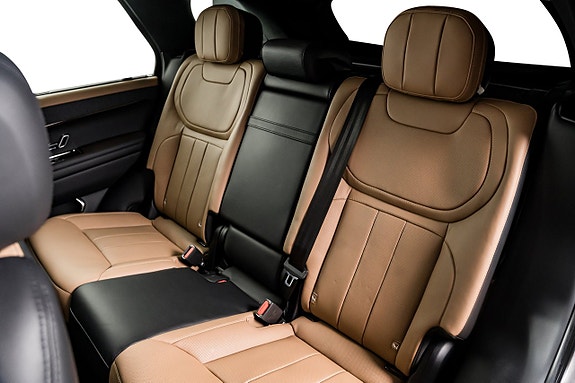 Land Rover Range Rover Sport 14 of 30