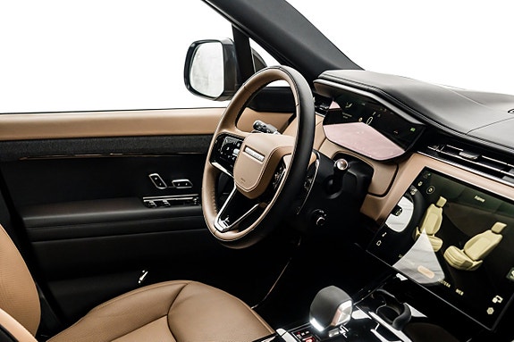 Land Rover Range Rover Sport 28 of 30