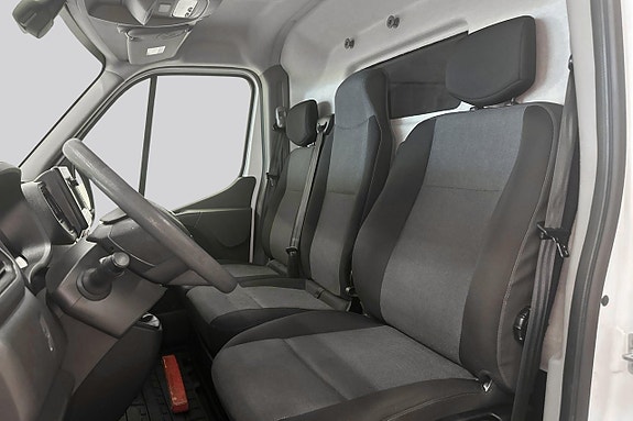 Nissan Interstar 8 of 16