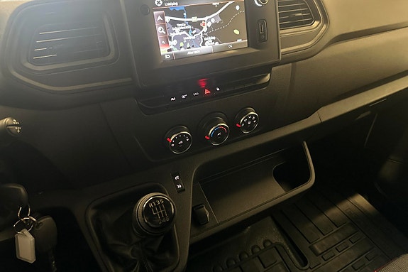 Nissan Interstar 12 of 16