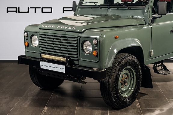 Land Rover Defender 90 5 of 30
