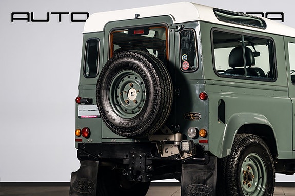 Land Rover Defender 90 6 of 30