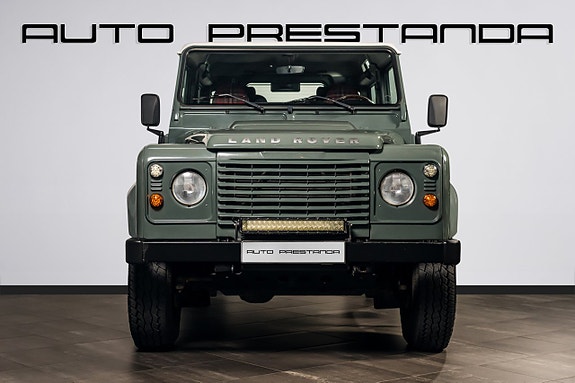Land Rover Defender 90 3 of 30