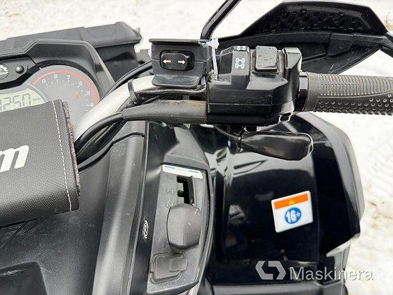 ATV Can-Am Outlander 1000 Max XTP med Bandsats Plogpaket Sandspridare 21 of 27