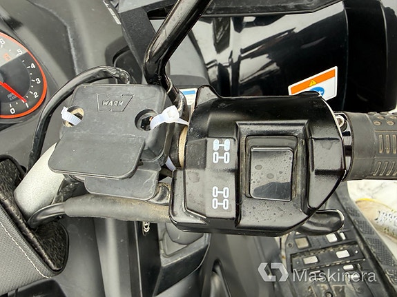 ATV Can-Am Outlander 1000 Max XTP med Bandsats Plogpaket Sandspridare 22 of 27