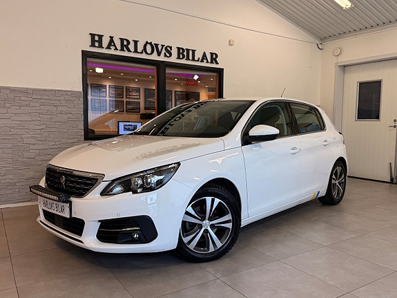 Peugeot 308 2 of 18