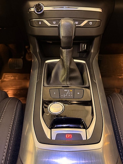 Peugeot 308 16 of 18