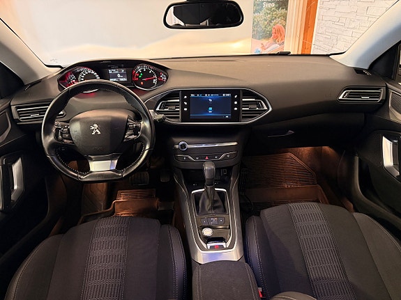 Peugeot 308 13 of 18
