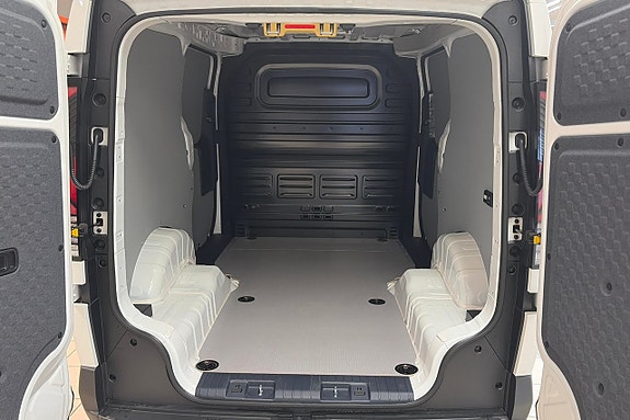 Kia PV5 11 of 12