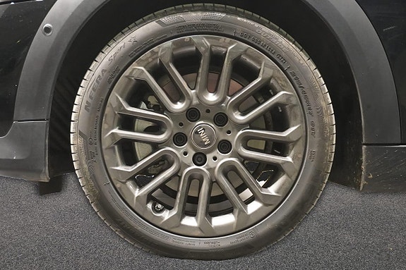 MINI Cooper 14 of 16