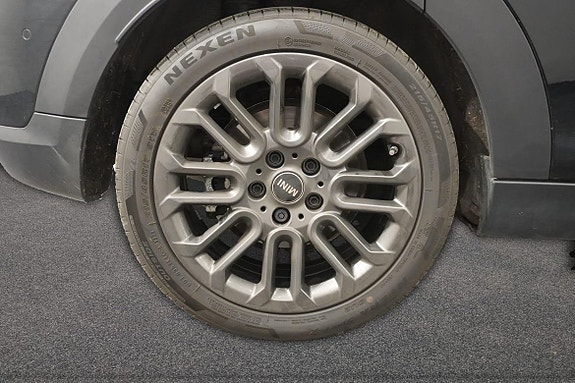 MINI Cooper 12 of 16