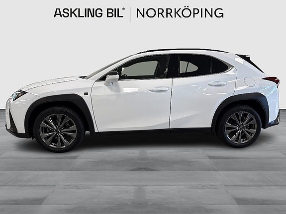Lexus UX250h 3 of 5
