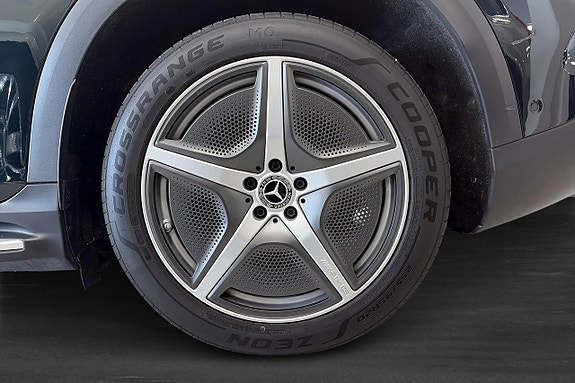 Mercedes-Benz EQE500 SUV 5 of 11