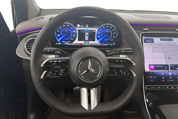 Mercedes-Benz EQE500 SUV 7 of 11