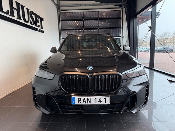 BMW X5 2 of 5