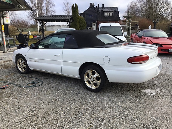 Chrysler Sebring 4 of 5