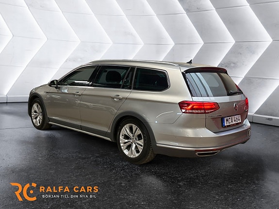 Volkswagen Passat Alltrack 4 of 5