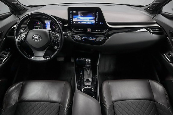 Toyota C-HR 2 of 5