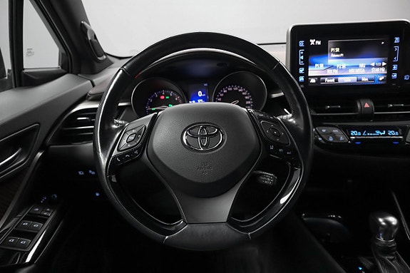 Toyota C-HR 16 of 27