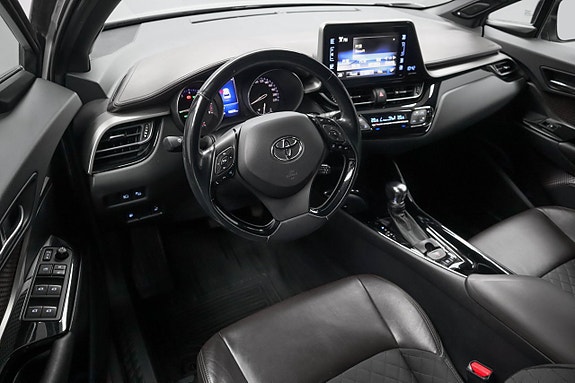 Toyota C-HR 8 of 27