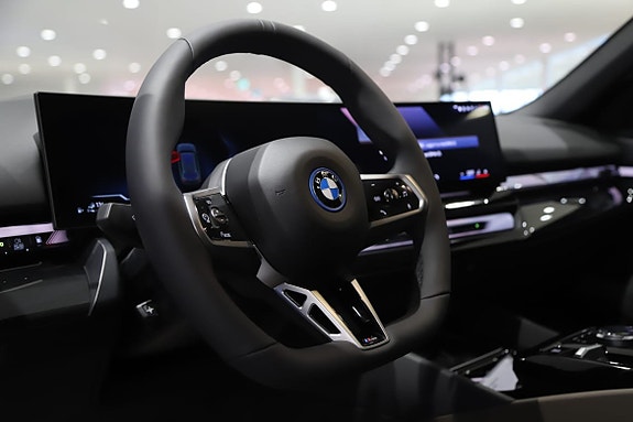 BMW 530e 12 of 15
