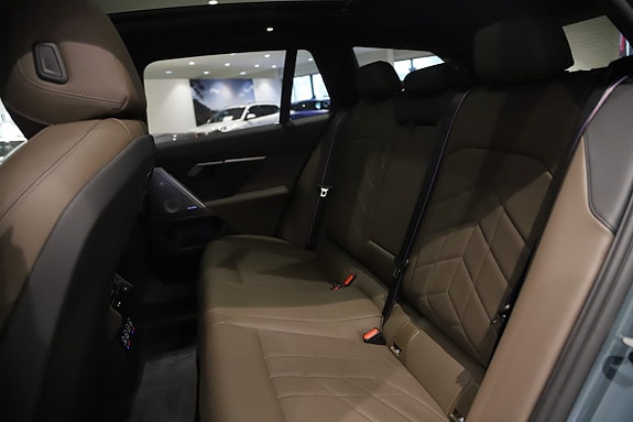 BMW 530e 10 of 15