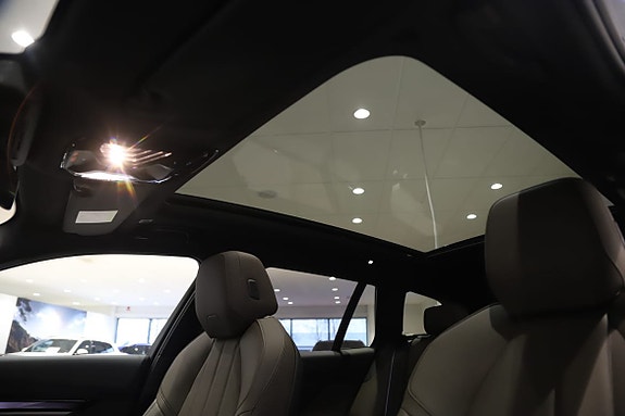 BMW 530e 15 of 15