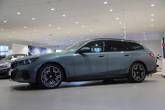 BMW 530e 2 of 15