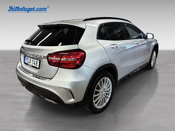 Mercedes-Benz GLA200 5 of 5