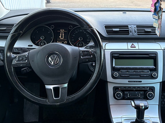 Volkswagen Passat 13 of 15