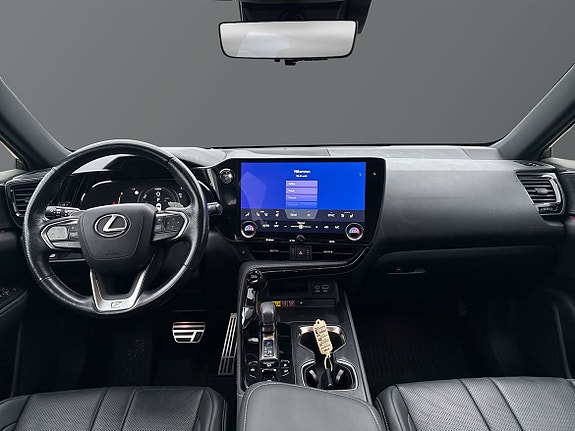 Lexus NX350h 9 of 12