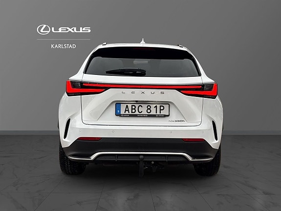 Lexus NX350h 4 of 5