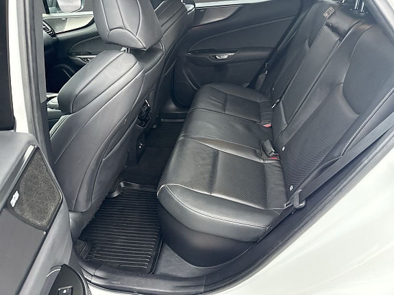 Lexus NX350h 8 of 12