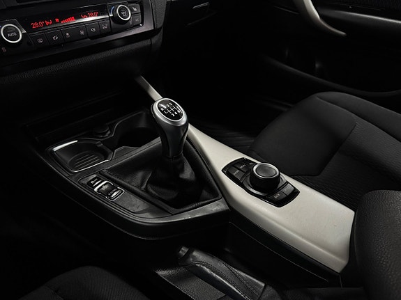 BMW 118d 18 of 25