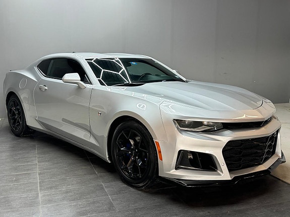 Chevrolet Camaro 2 of 5